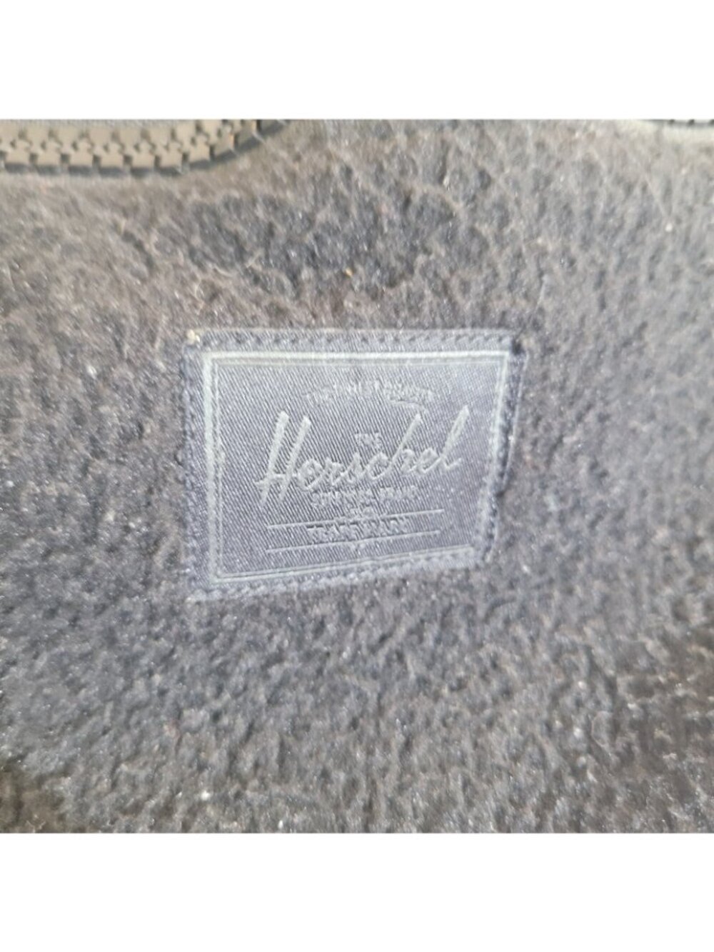 Herschel Fleece Waist Bag Black Sherpa Hip Pack Crossbody Bet Bag Travel - Picture 3 of 9